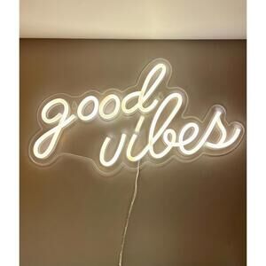 Good Vibes LED Neon Sign – Warm White USB Wall Light for Aesthetic Decor